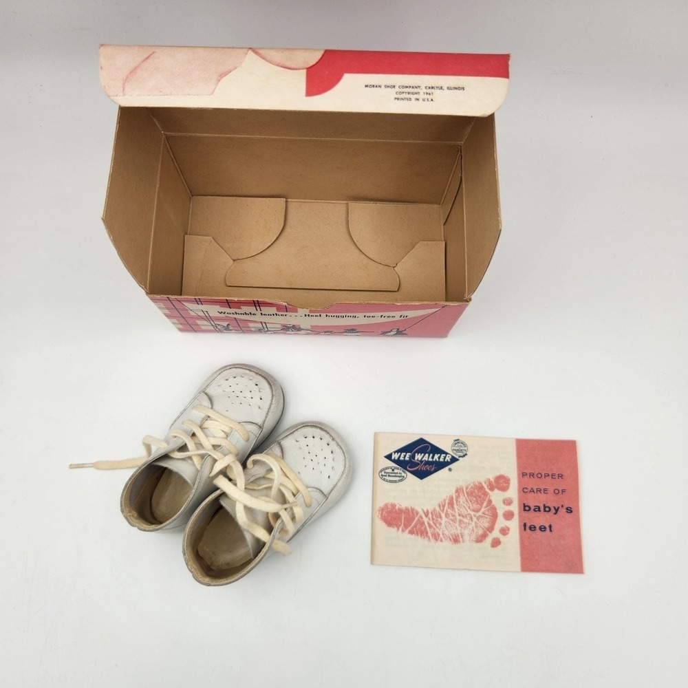 Vintage 1961 Wee Walker White Leather Baby Crib Shoes Style 220-149 Size 1 Boxed